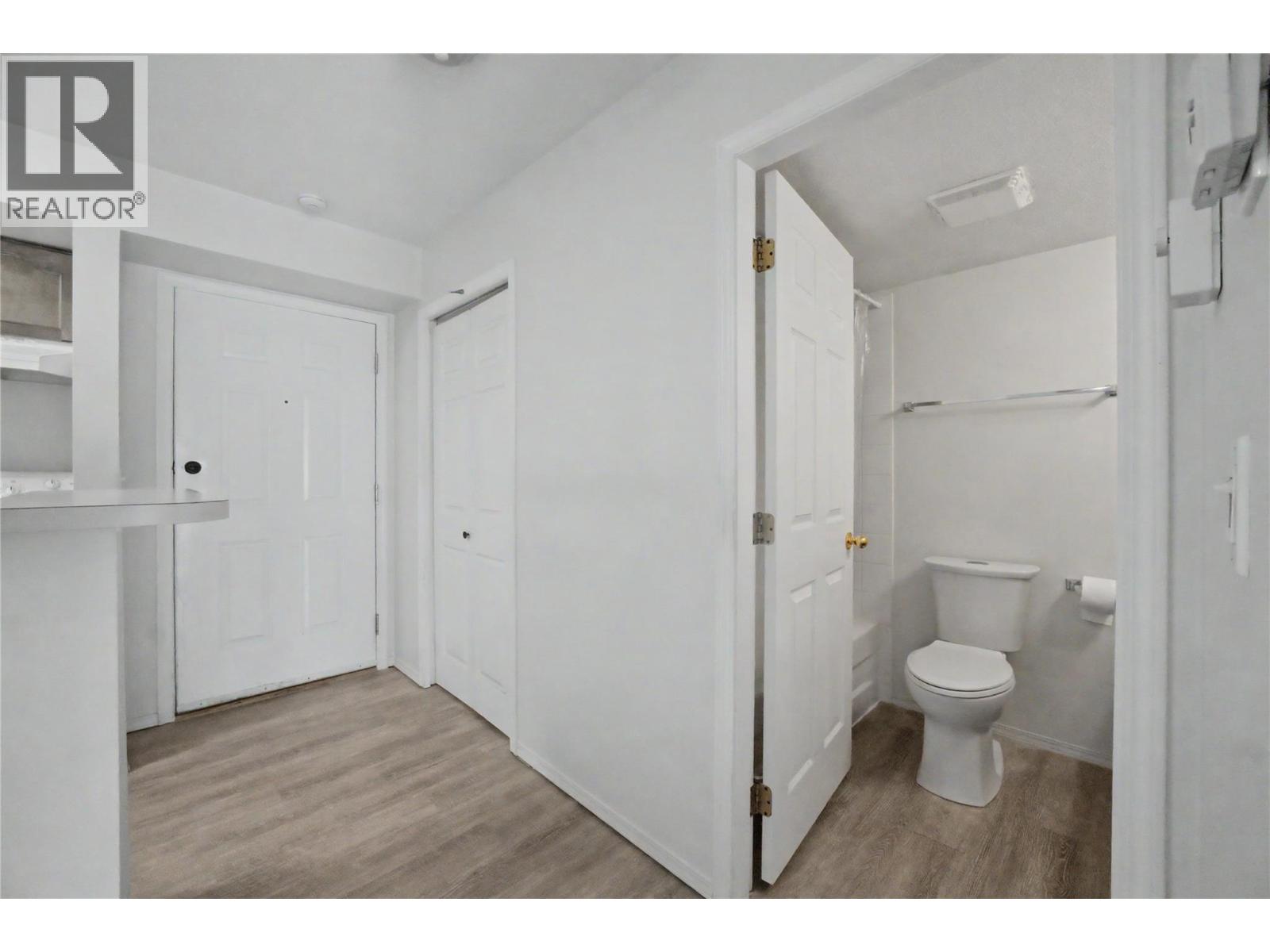 640 3 Street SW Unit# 406, Salmon Arm, British Columbia  V1E 2R3 - Photo 12 - 10390814