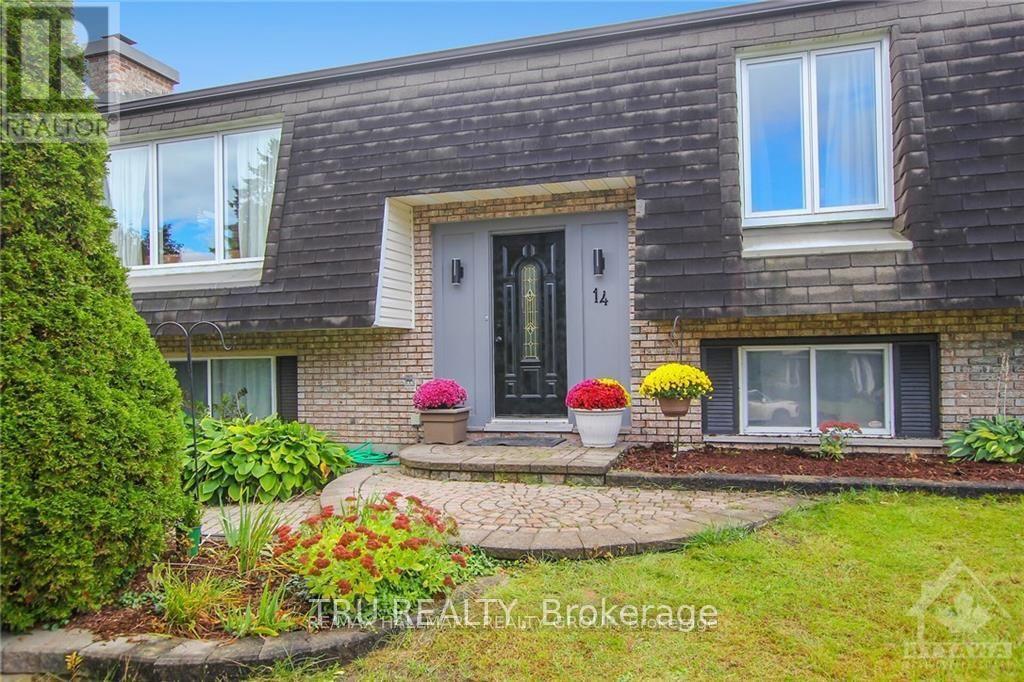 14 Langholm Crescent, Ottawa, Ontario