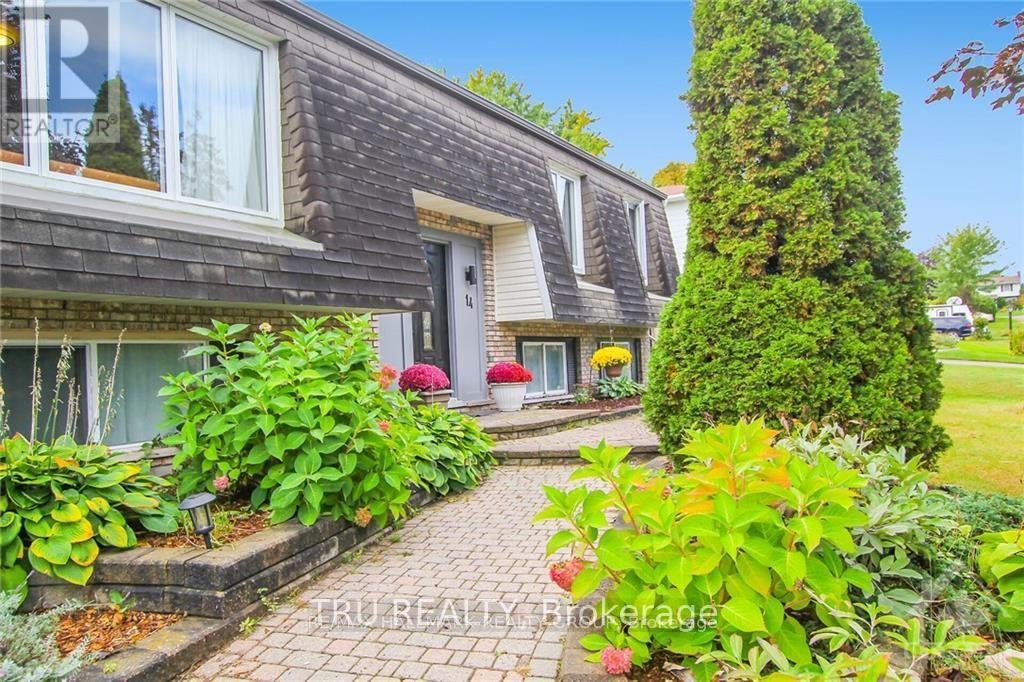 14 Langholm Crescent, Ottawa, Ontario  K2J 1H2 - Photo 2 - X13698274