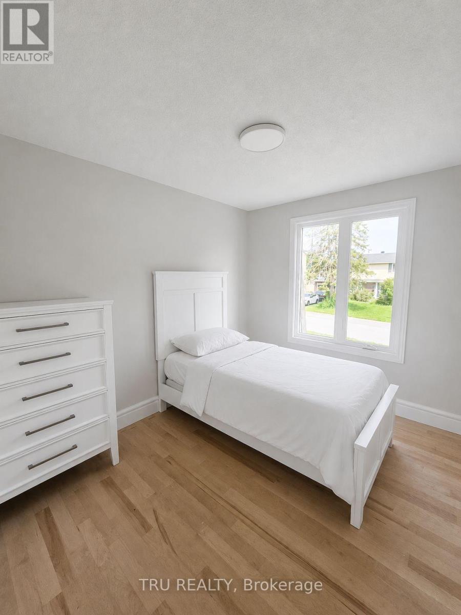 14 Langholm Crescent, Ottawa, Ontario  K2J 1H2 - Photo 4 - X13698274