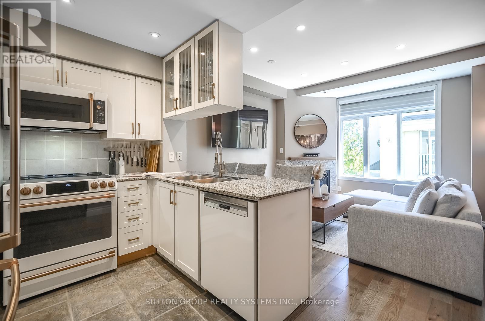 323 - 32 Stadium Road, Toronto, Ontario  M5V 3P4 - Photo 16 - C13698272