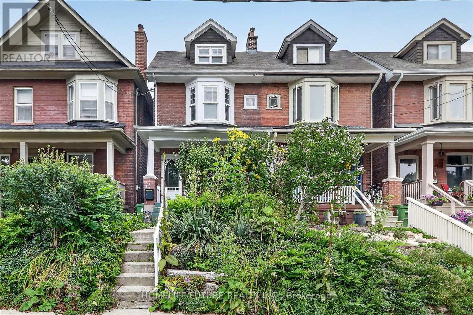 56 SPARKHALL AVENUE, Toronto, Ontario