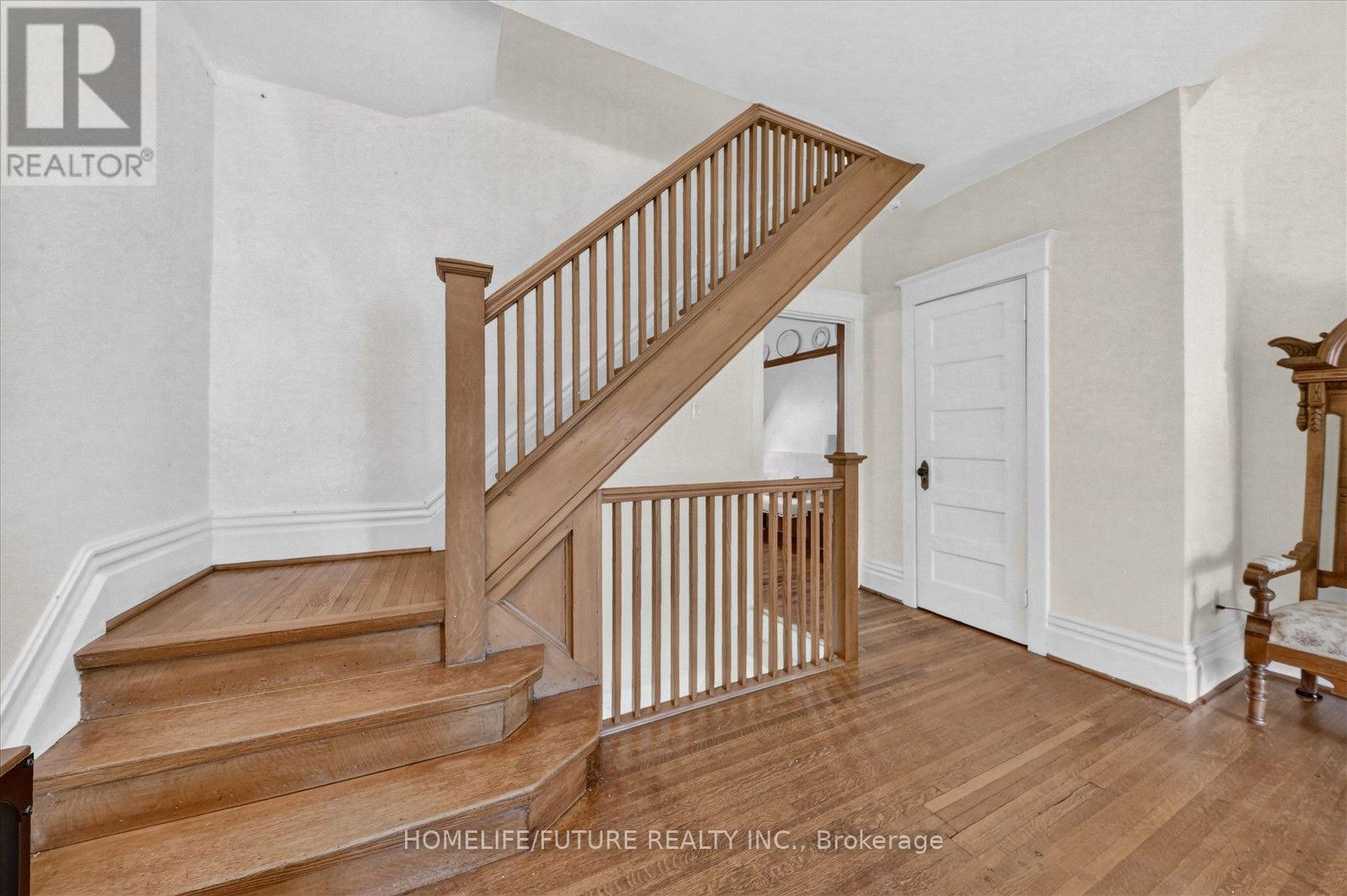 56 Sparkhall Avenue, Toronto, Ontario  M4K 1G6 - Photo 10 - E13698268