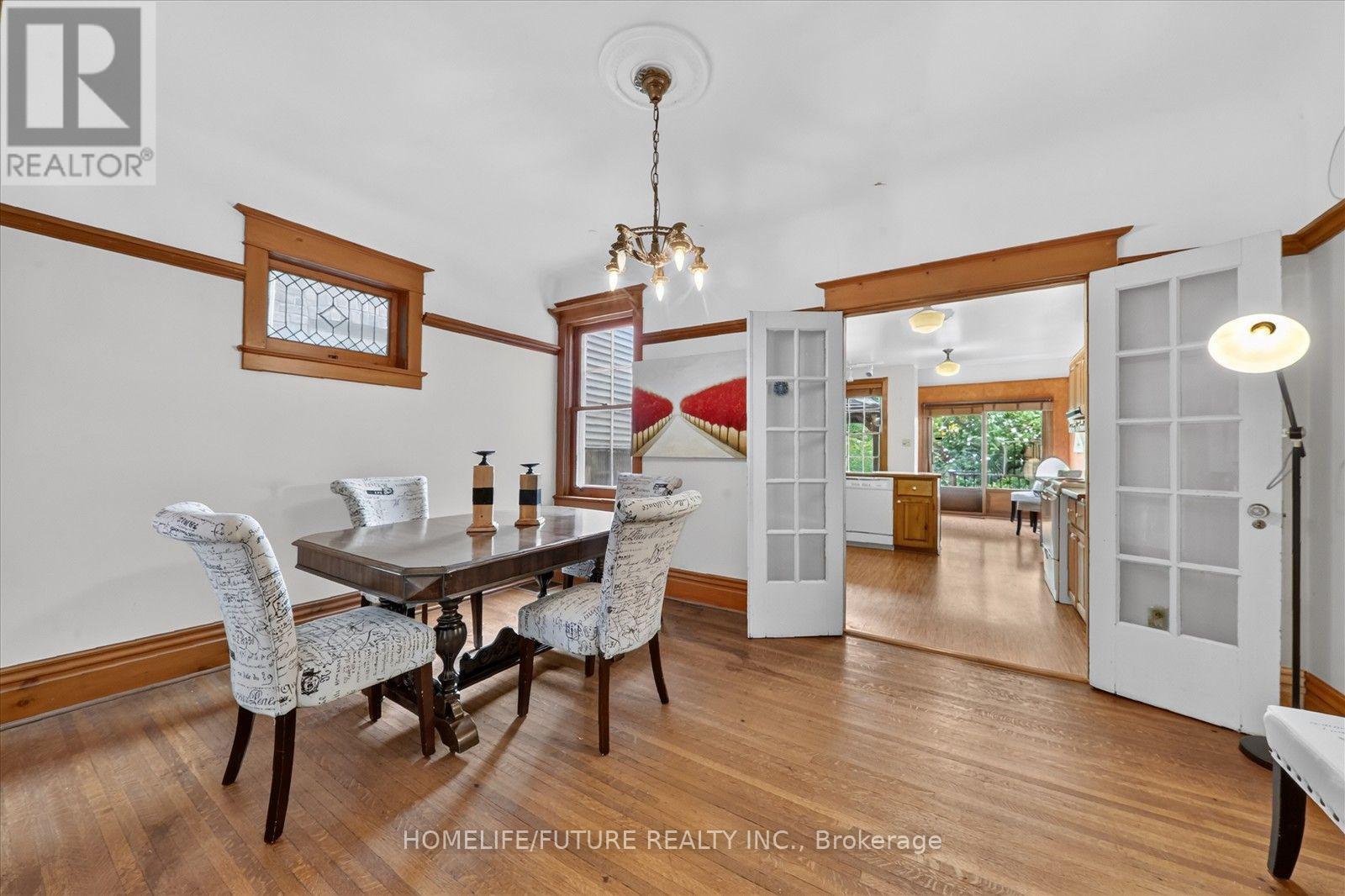 56 Sparkhall Avenue, Toronto, Ontario  M4K 1G6 - Photo 11 - E13698268