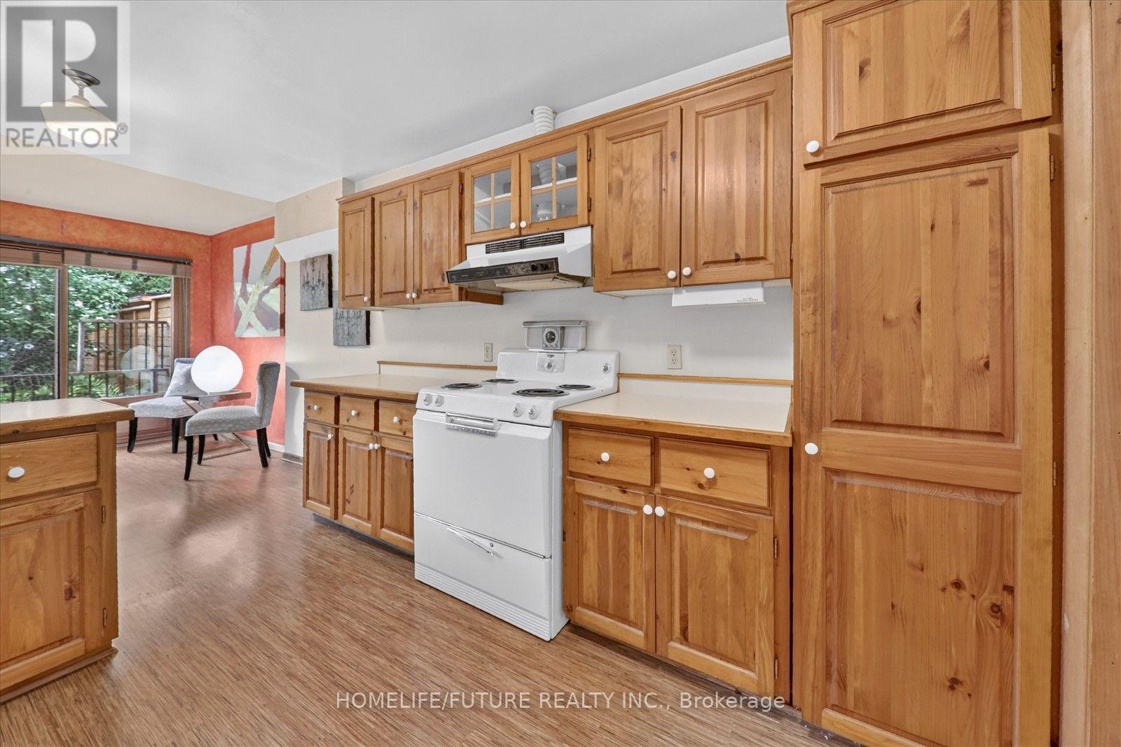 56 Sparkhall Avenue, Toronto, Ontario  M4K 1G6 - Photo 15 - E13698268