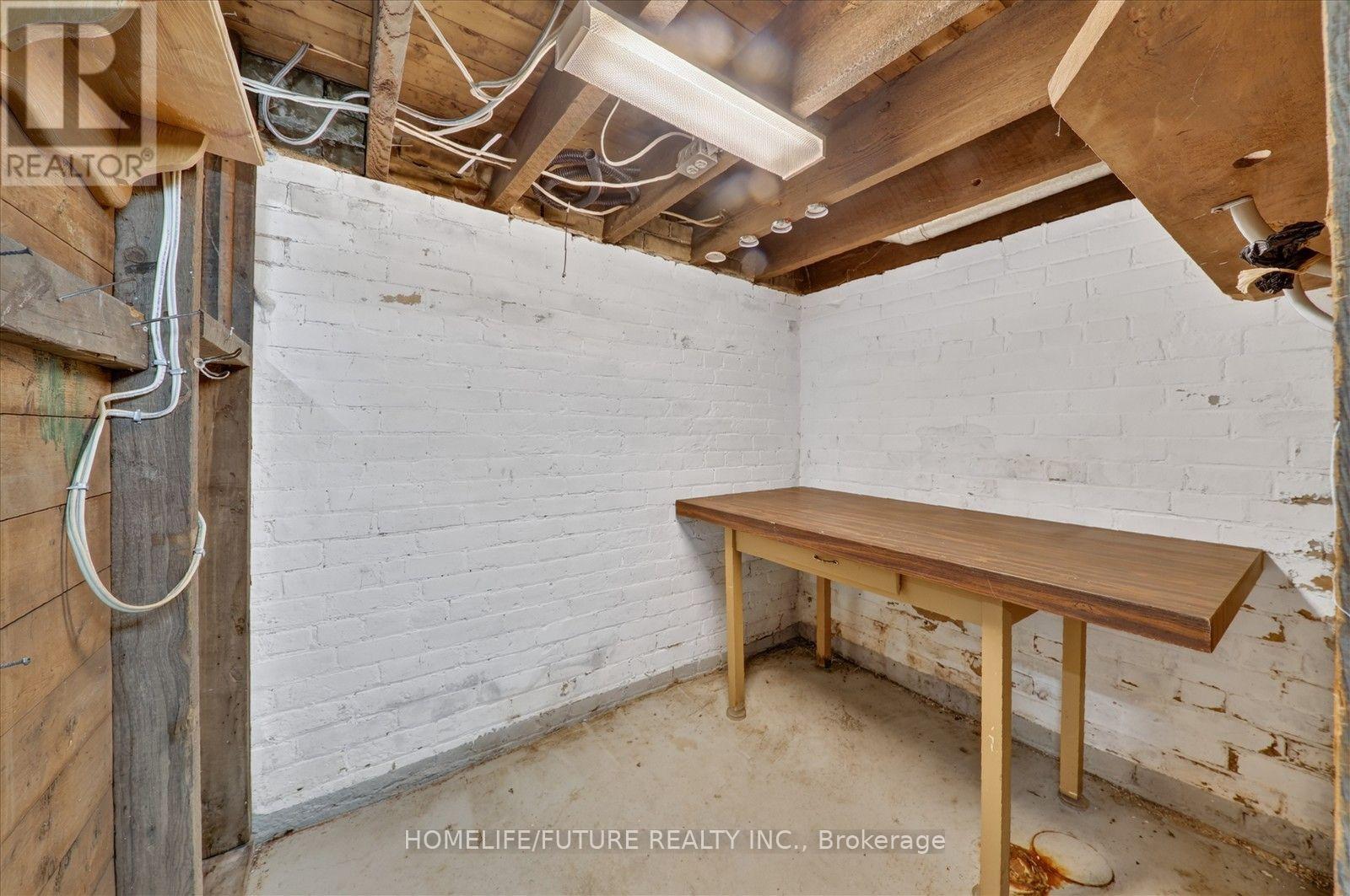 56 Sparkhall Avenue, Toronto, Ontario  M4K 1G6 - Photo 35 - E13698268