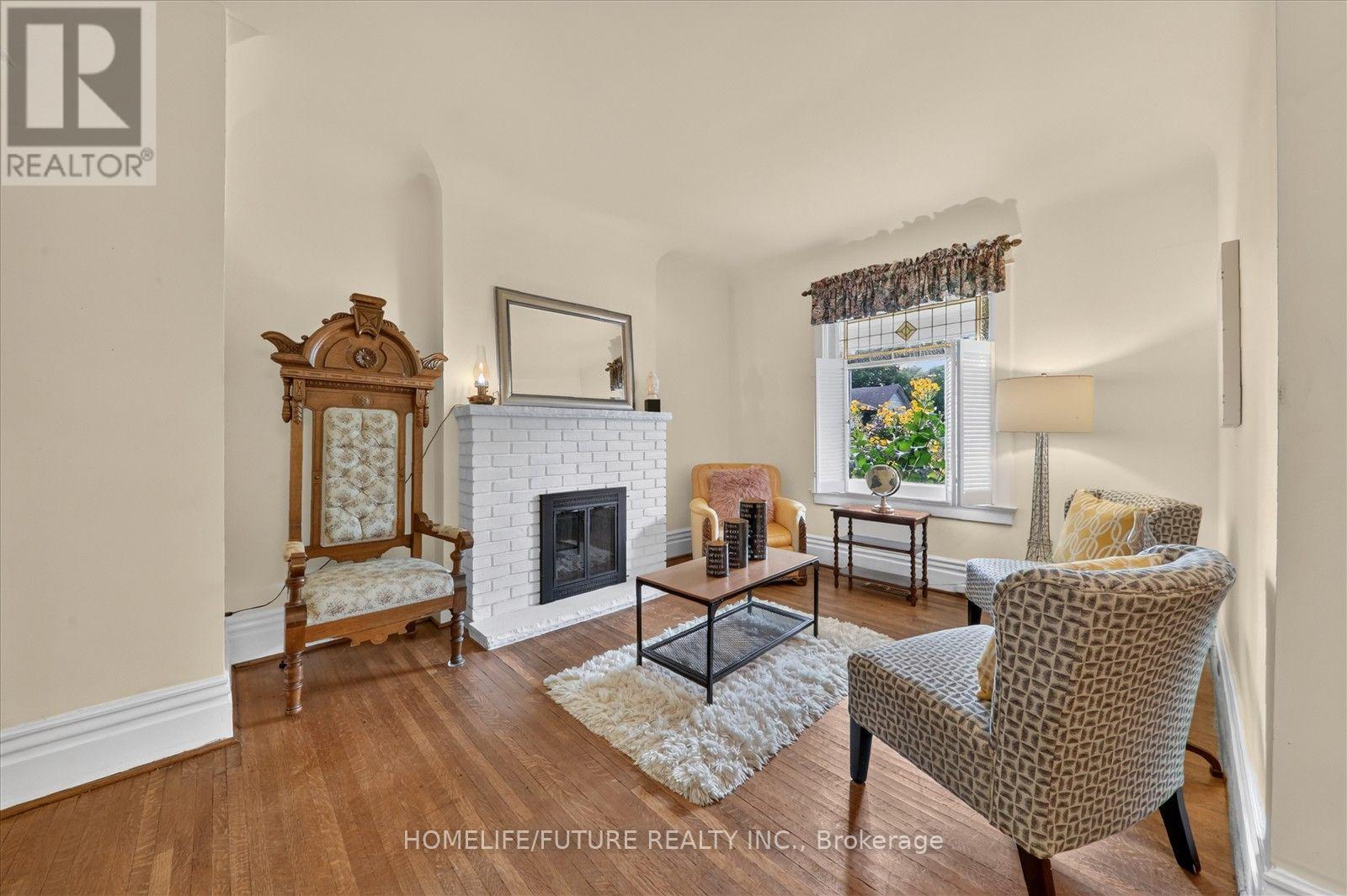 56 Sparkhall Avenue, Toronto, Ontario  M4K 1G6 - Photo 7 - E13698268