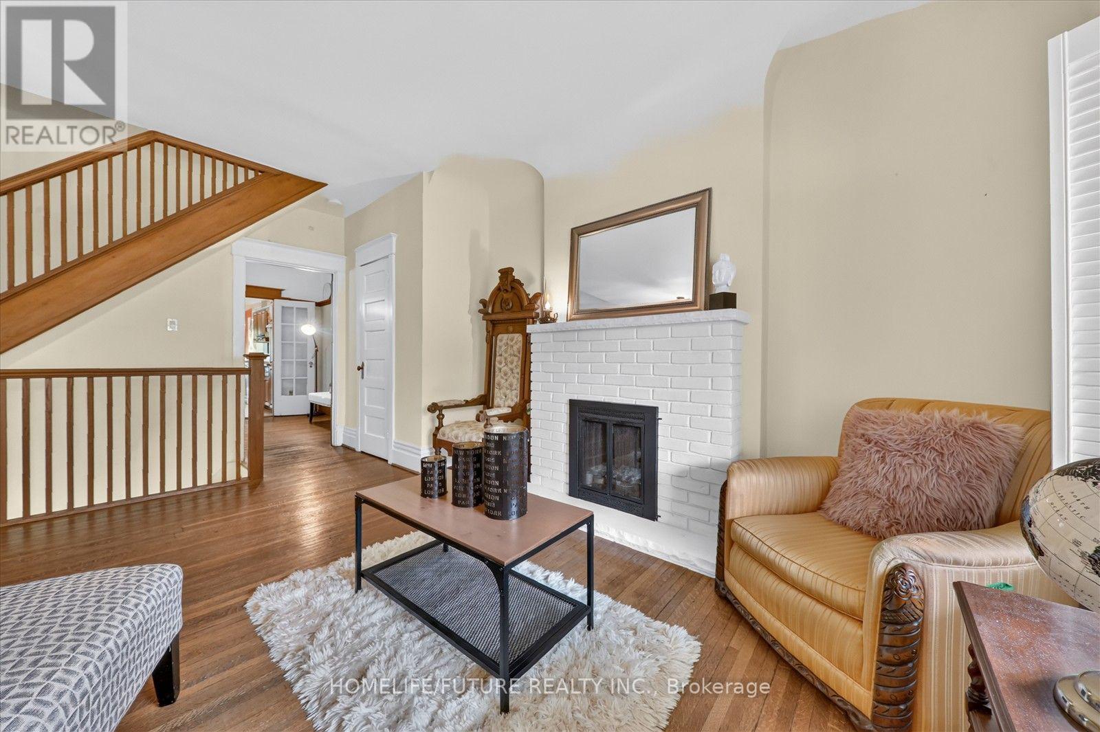 56 Sparkhall Avenue, Toronto, Ontario  M4K 1G6 - Photo 9 - E13698268