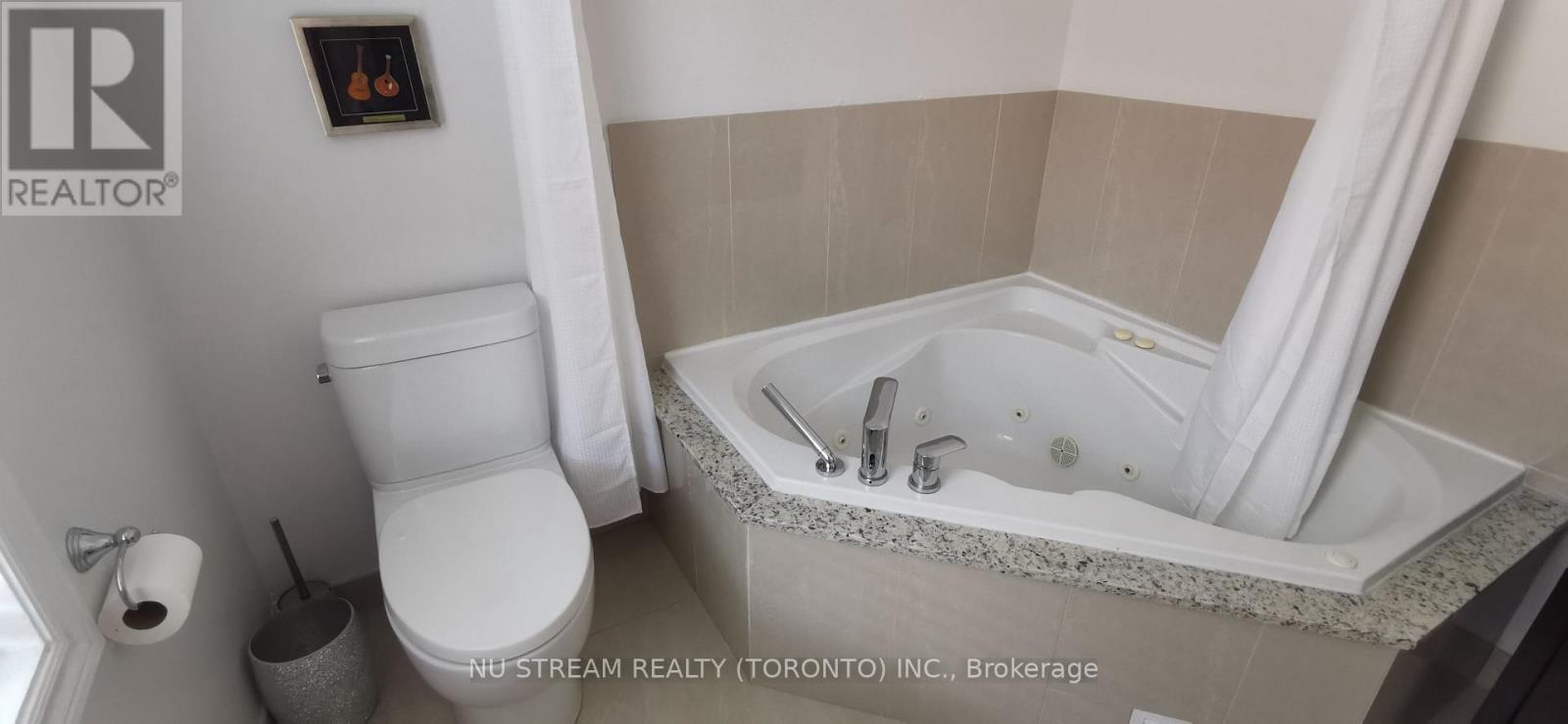 74 Wye Valley Road, Toronto, Ontario  M1P 2A6 - Photo 11 - E13698286
