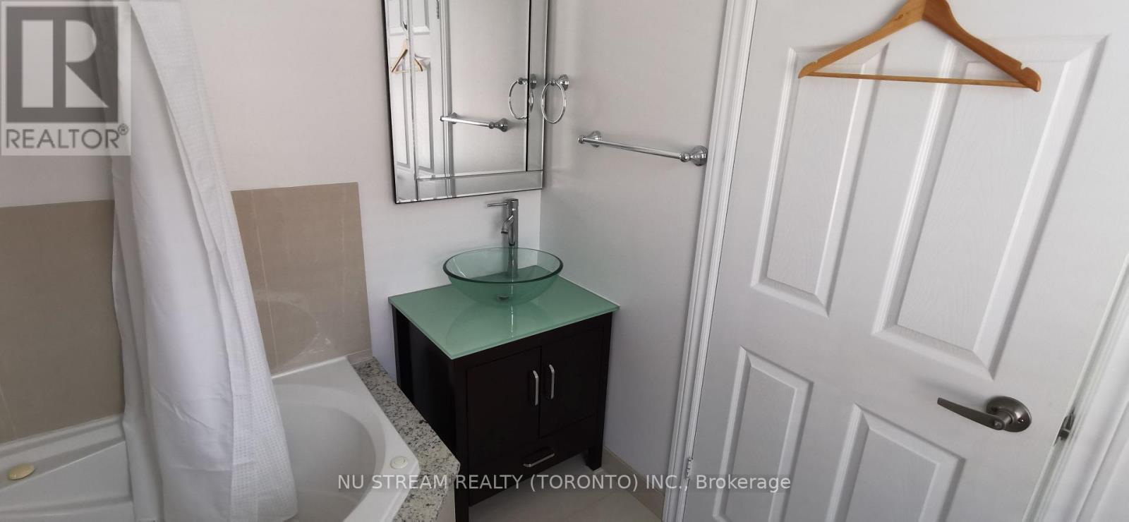 74 Wye Valley Road, Toronto, Ontario  M1P 2A6 - Photo 12 - E13698286
