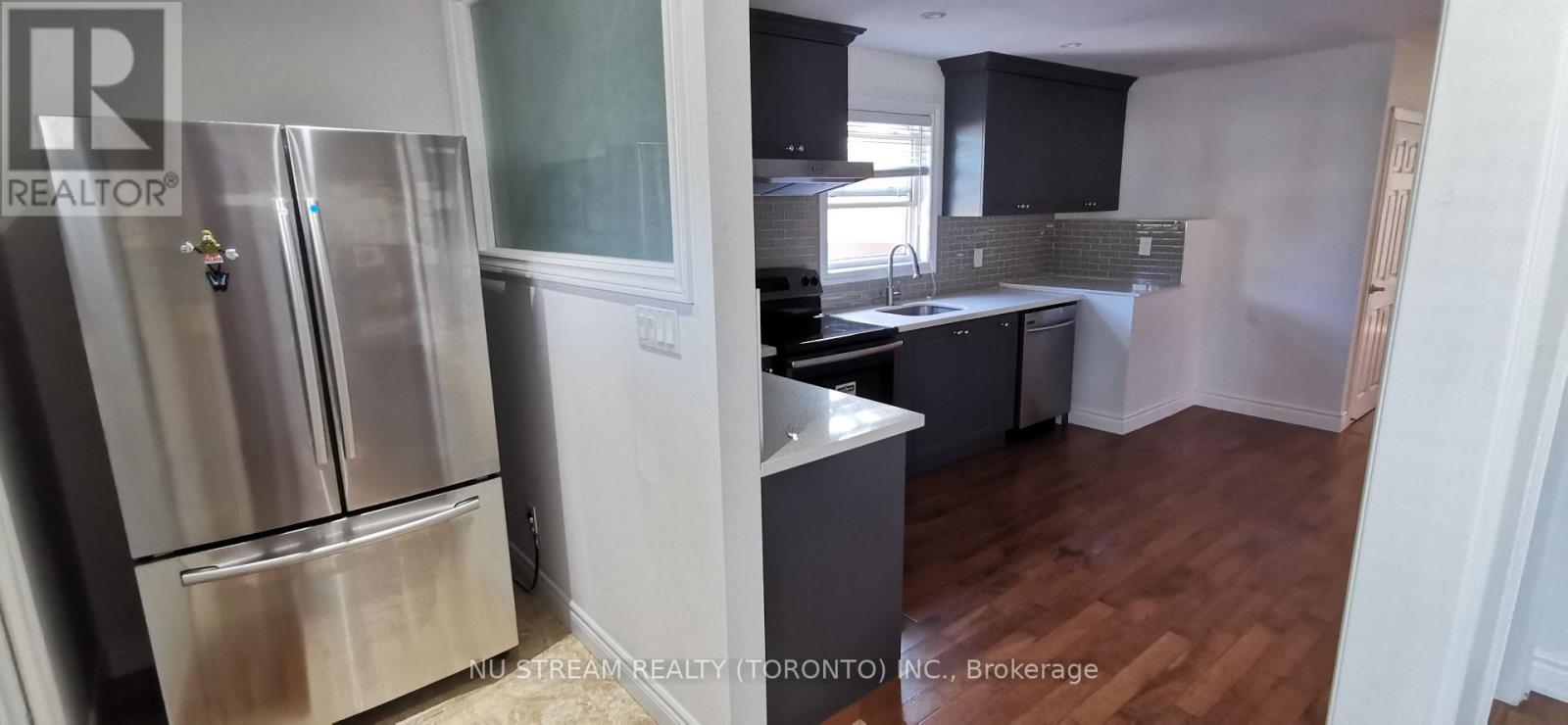74 Wye Valley Road, Toronto, Ontario  M1P 2A6 - Photo 2 - E13698286