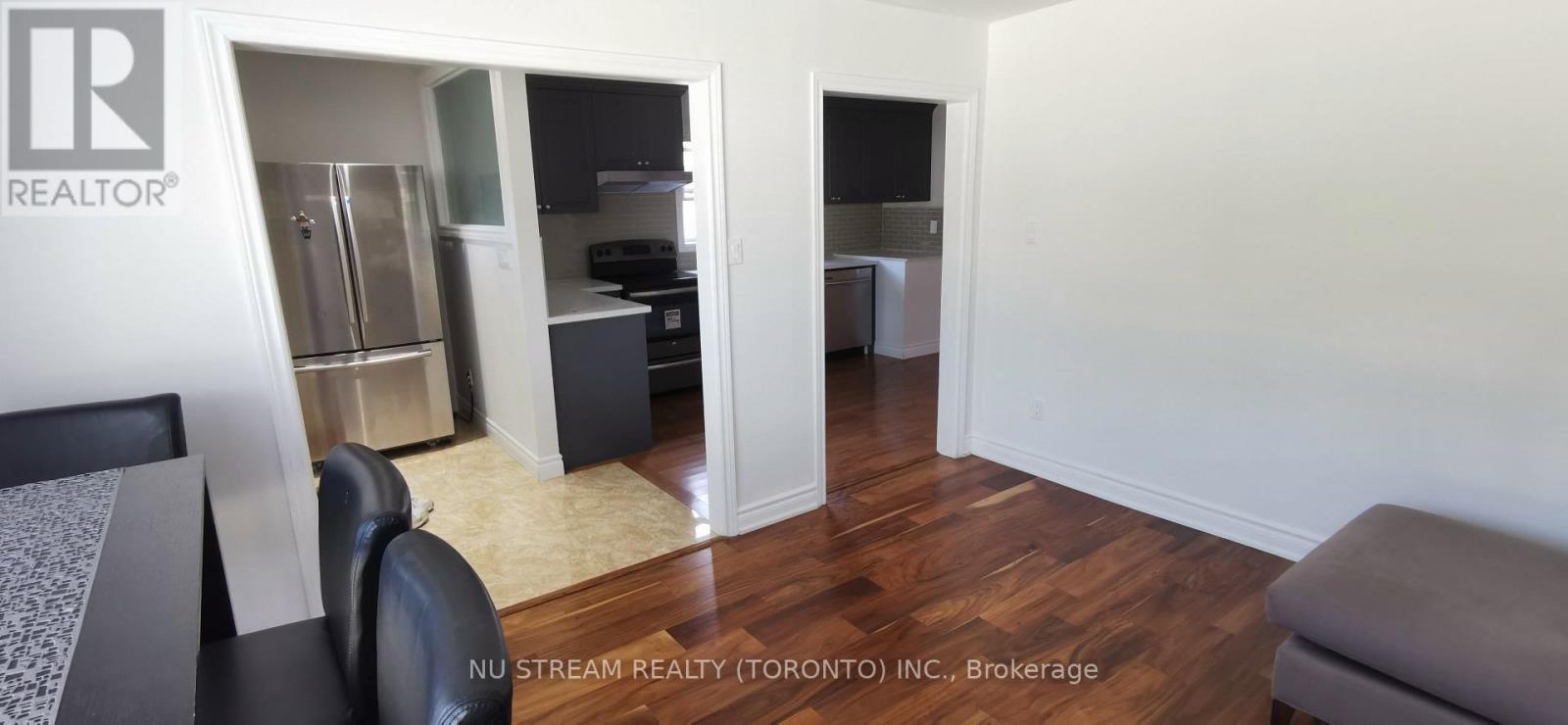 74 Wye Valley Road, Toronto, Ontario  M1P 2A6 - Photo 3 - E13698286
