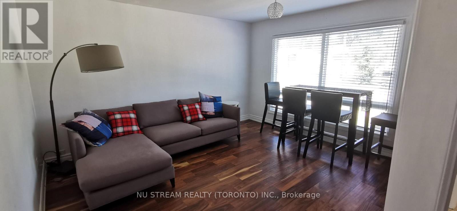 74 Wye Valley Road, Toronto, Ontario  M1P 2A6 - Photo 4 - E13698286