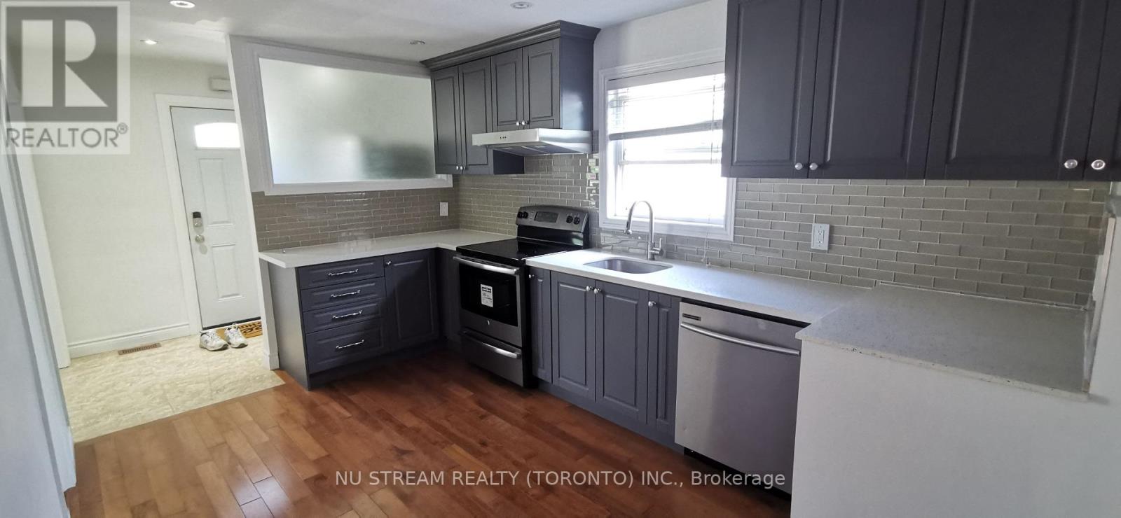 74 Wye Valley Road, Toronto, Ontario  M1P 2A6 - Photo 6 - E13698286