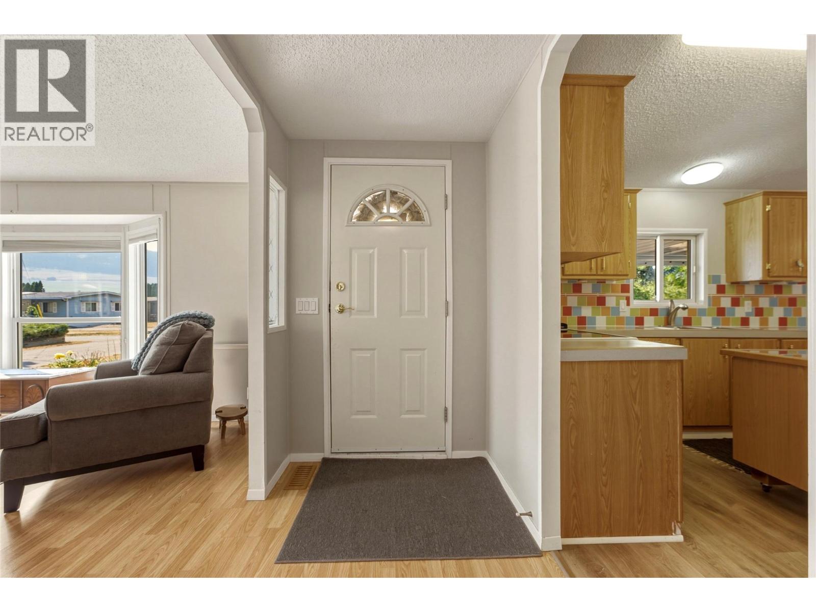 6710 Tronson Road Unit# #214, Vernon, British Columbia  V1H 1X6 - Photo 3 - 10398407