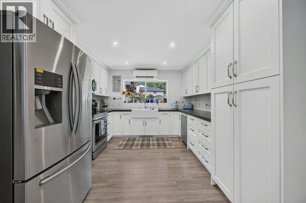 411 Christison Road SW, Salmon Arm, British Columbia  V1E 3B4 - Photo 12 - 10397652