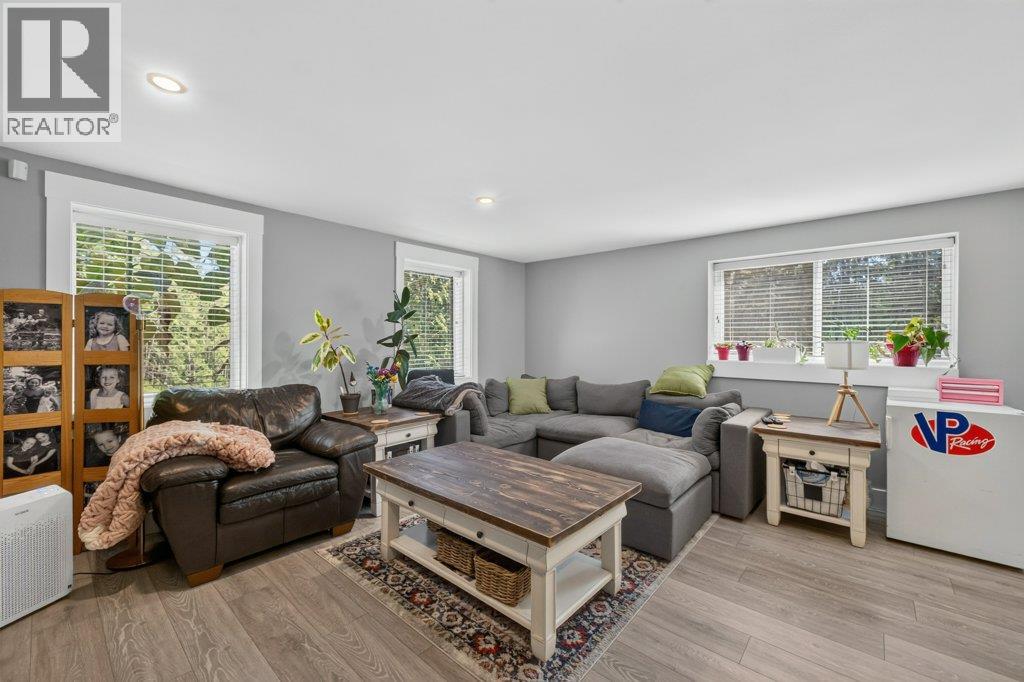 411 Christison Road SW, Salmon Arm, British Columbia  V1E 3B4 - Photo 30 - 10397652