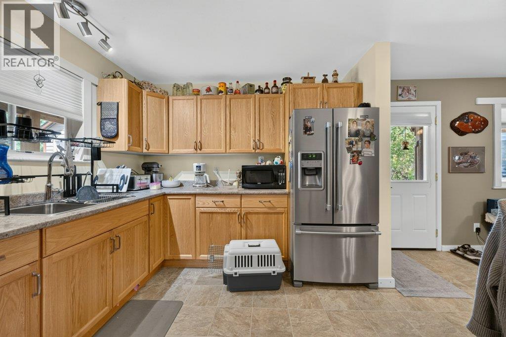 411 Christison Road SW, Salmon Arm, British Columbia  V1E 3B4 - Photo 35 - 10397652