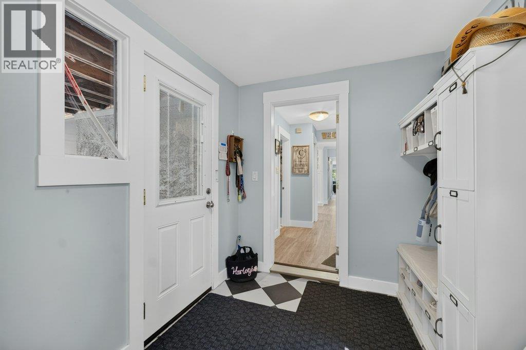 411 Christison Road SW, Salmon Arm, British Columbia  V1E 3B4 - Photo 5 - 10397652