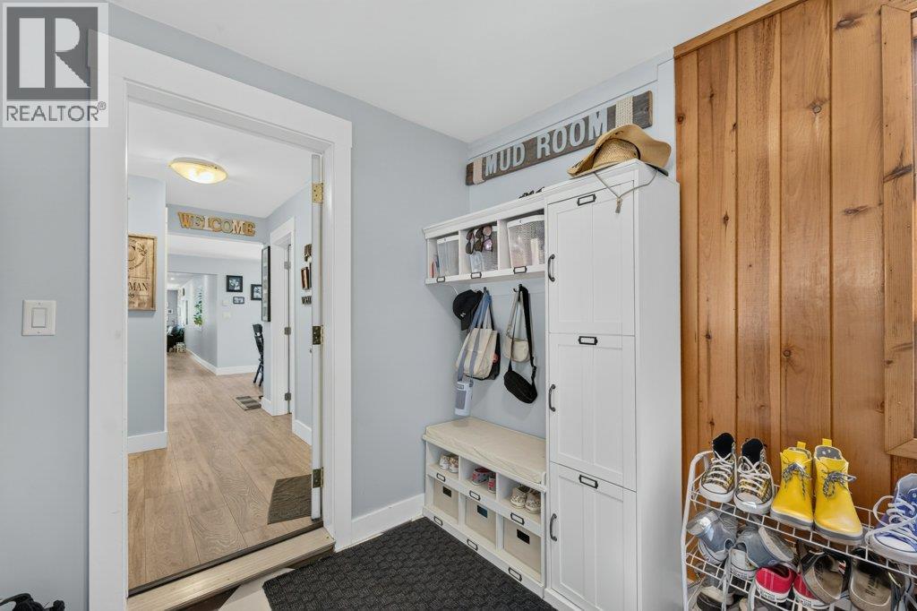 411 Christison Road SW, Salmon Arm, British Columbia  V1E 3B4 - Photo 6 - 10397652