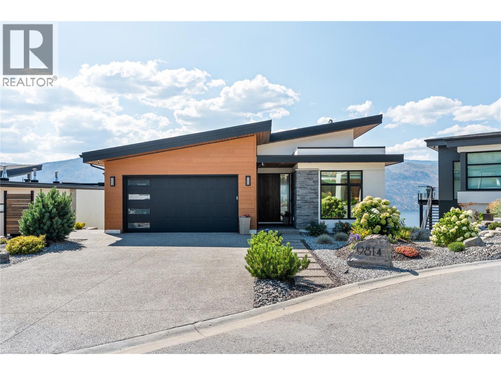 9814 Beacon Hill Crescent, Lake Country, British Columbia  V4V 0A9 - Photo 4 - 10397388