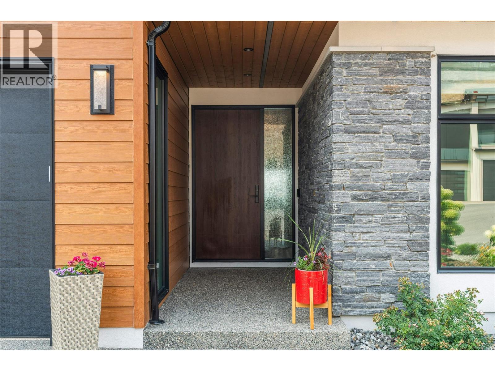 9814 Beacon Hill Crescent, Lake Country, British Columbia  V4V 0A9 - Photo 7 - 10397388