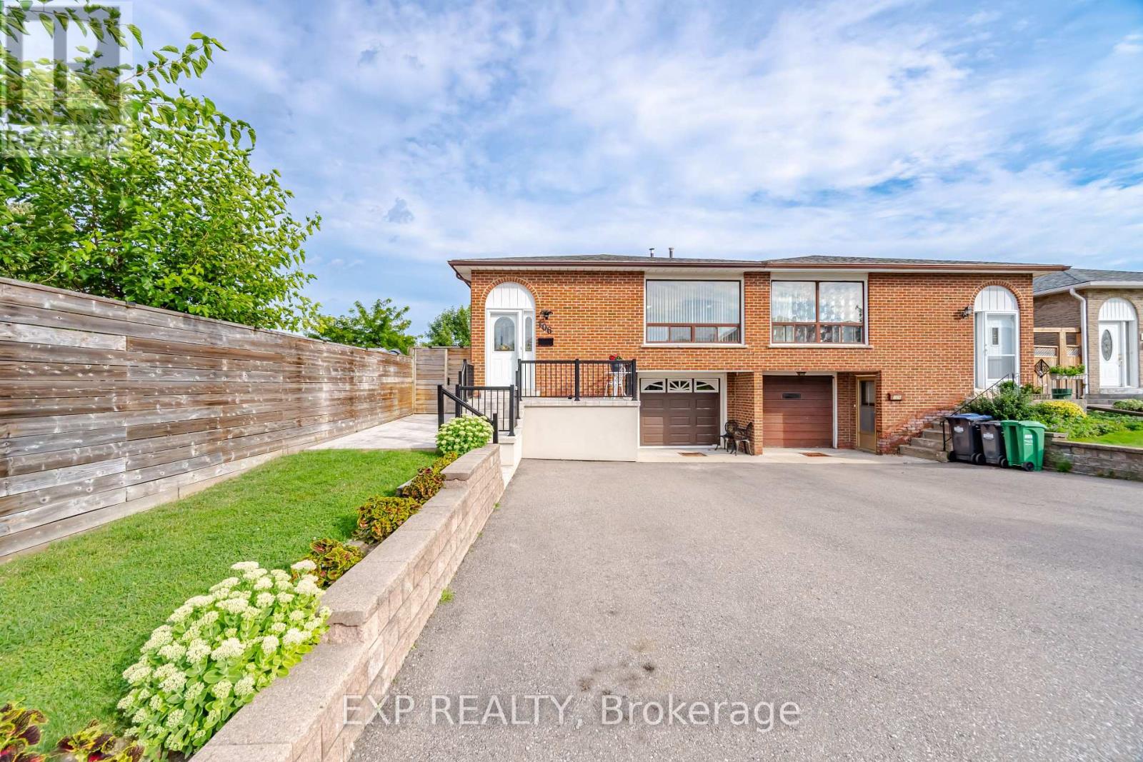 106 HANSON ROAD, Mississauga, Ontario