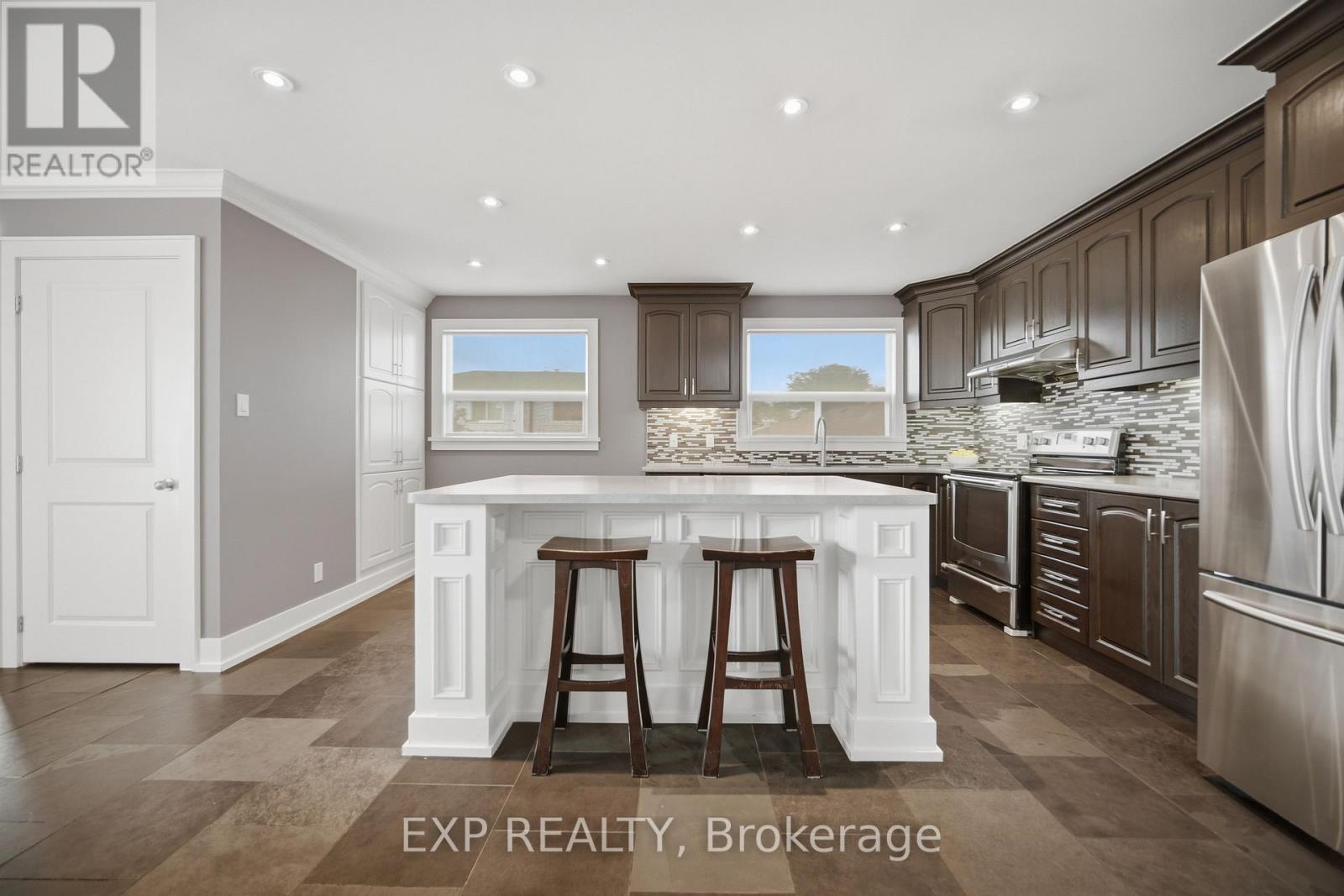 106 Hanson Road, Mississauga, Ontario  L5B 2E4 - Photo 12 - W13698278