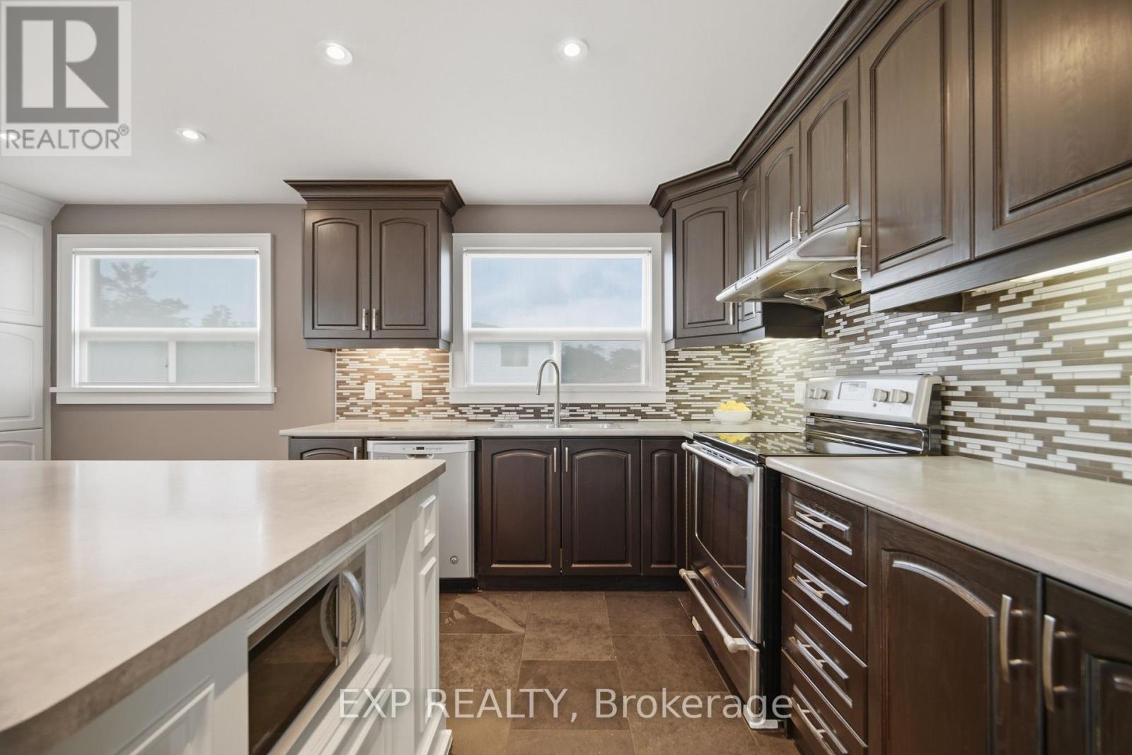 106 Hanson Road, Mississauga, Ontario  L5B 2E4 - Photo 15 - W13698278