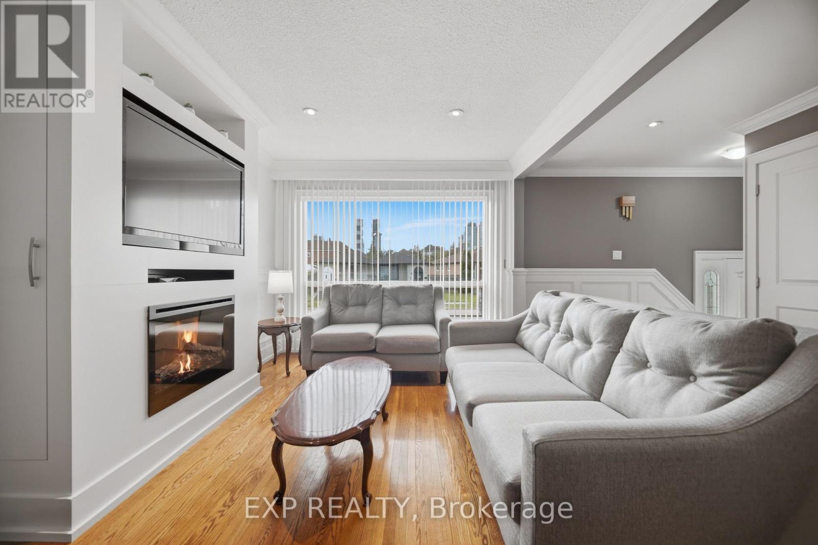 106 Hanson Road, Mississauga, Ontario  L5B 2E4 - Photo 6 - W13698278