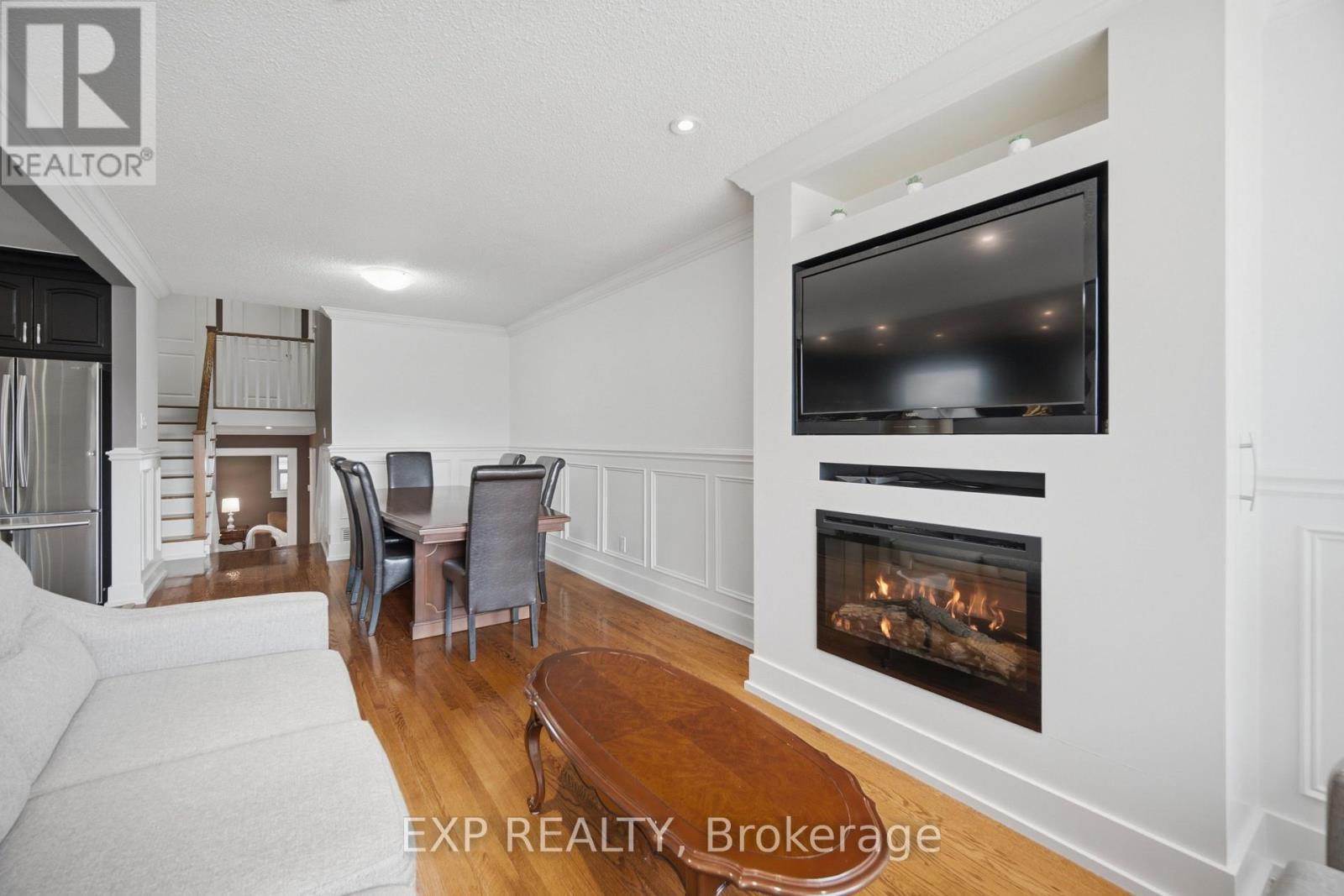 106 Hanson Road, Mississauga, Ontario  L5B 2E4 - Photo 8 - W13698278