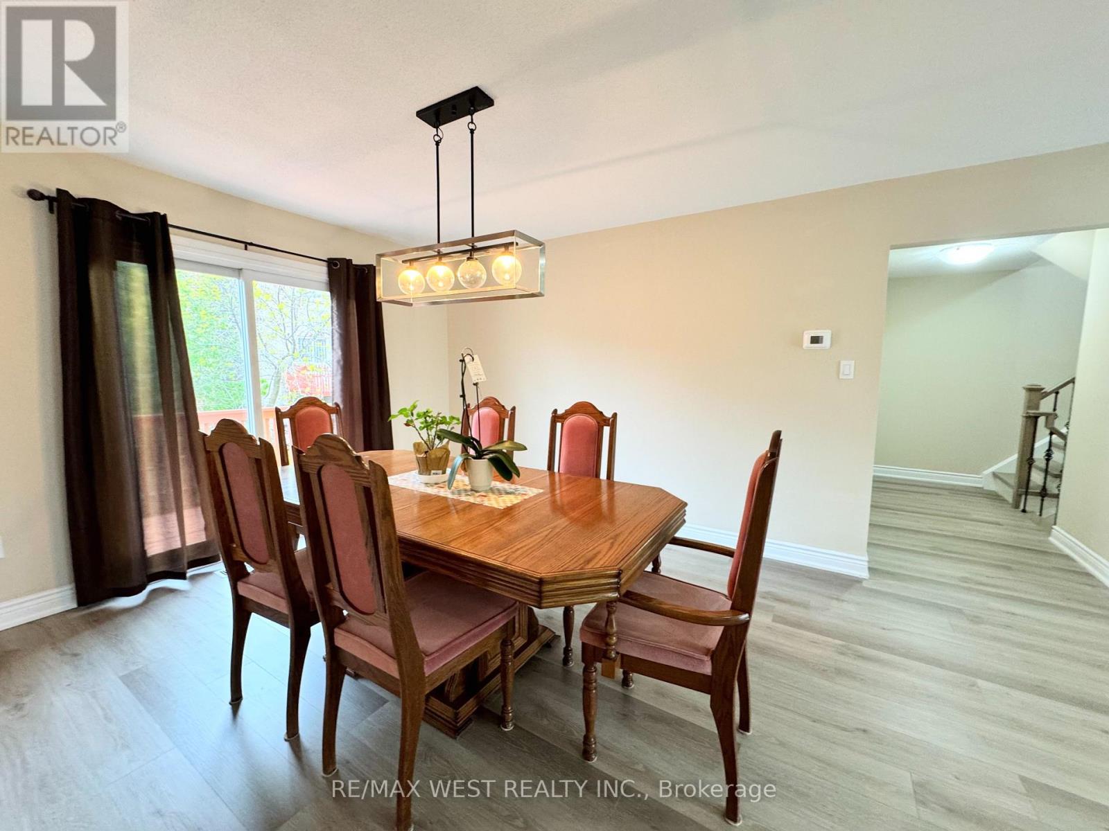 26 Brownridge Crescent, Toronto, Ontario  M9V 4M5 - Photo 10 - W13698290
