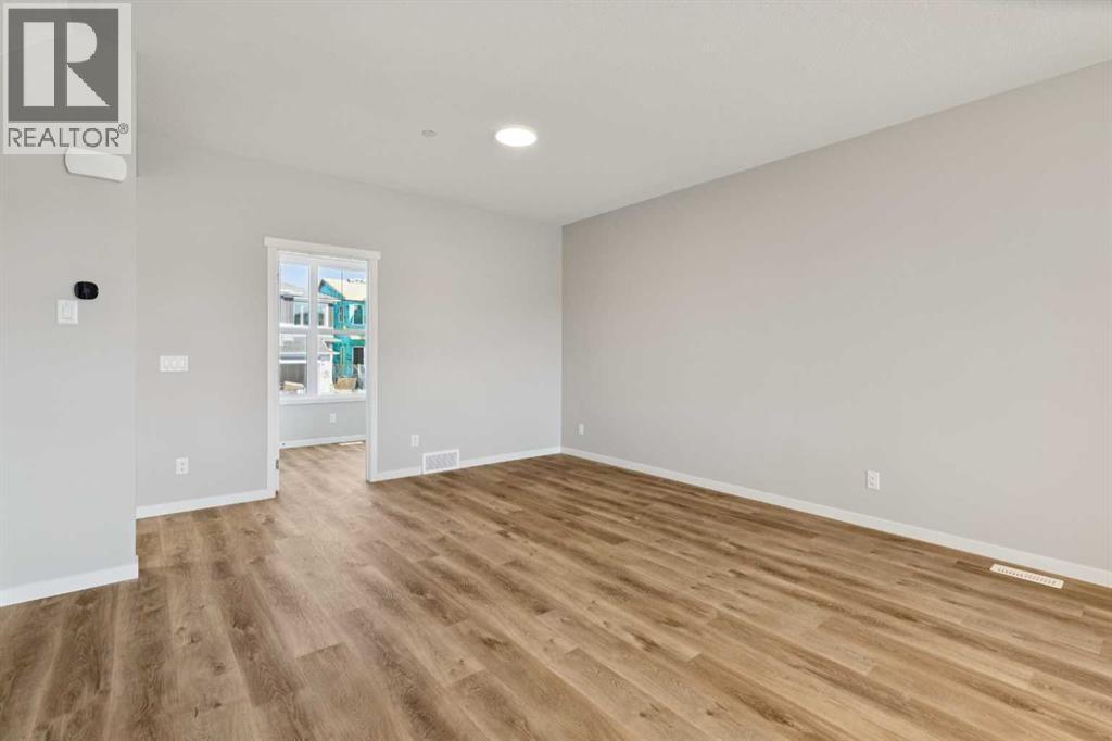 471 Hotchkiss Manor SE, Calgary, Alberta  T3S 0N3 - Photo 5 - A2333855