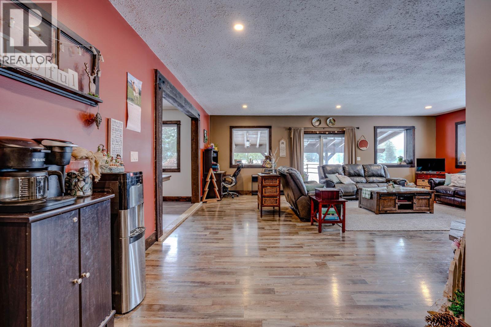 26 Byers Road, Cherryville, British Columbia  V0E 2G1 - Photo 10 - 10398253