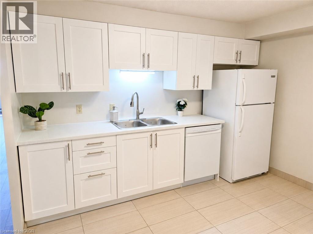 35 Green Valley Drive Unit# 1511, Kitchener, Ontario  N2P 2A5 - Photo 19 - 40856212