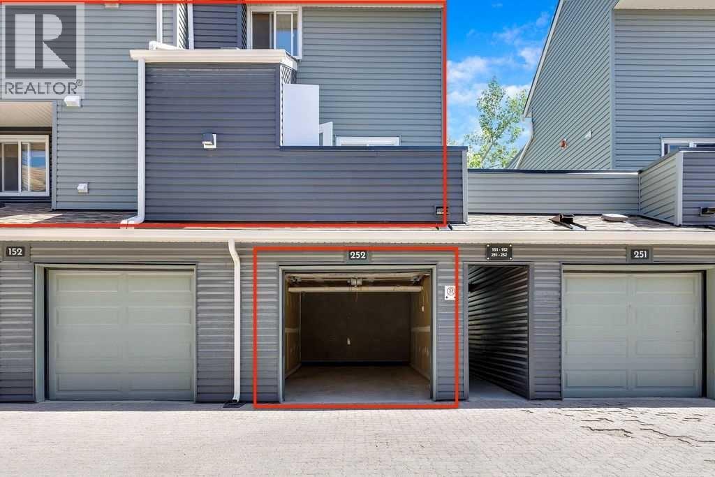 252, 66 Glamis Green SW, Calgary, Alberta  T3E 6V1 - Photo 1 - A2329021