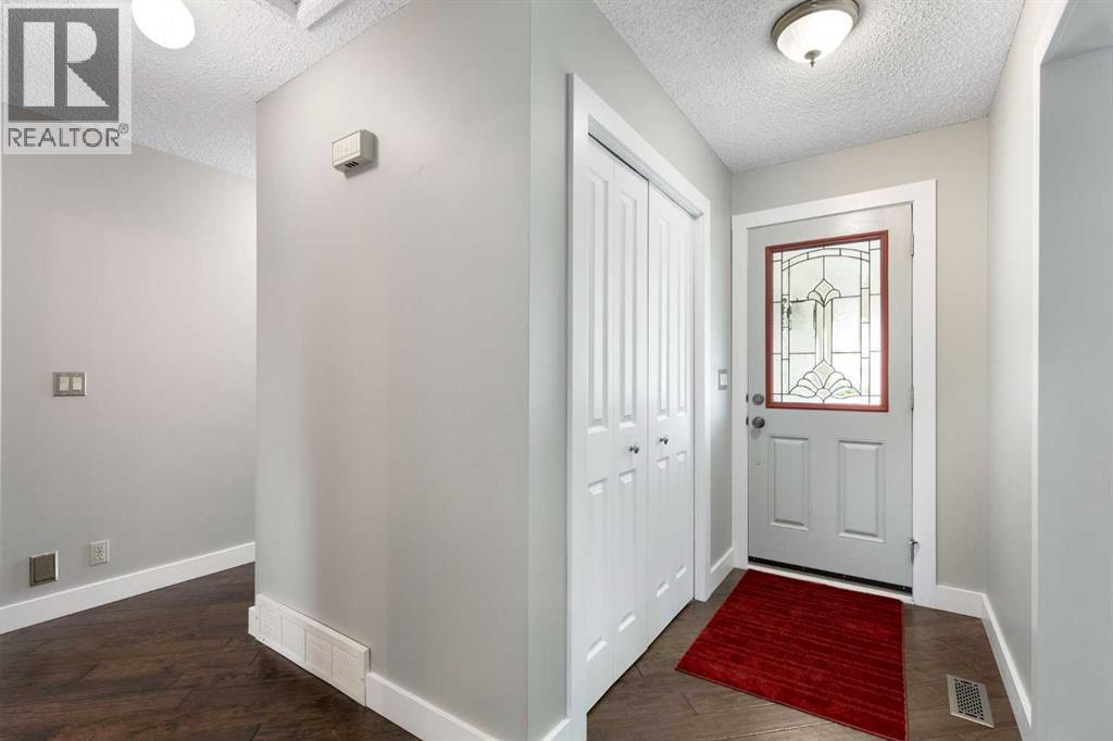 8419 Silver Springs Road NW, Calgary, Alberta  T3B 4A6 - Photo 5 - A2338586