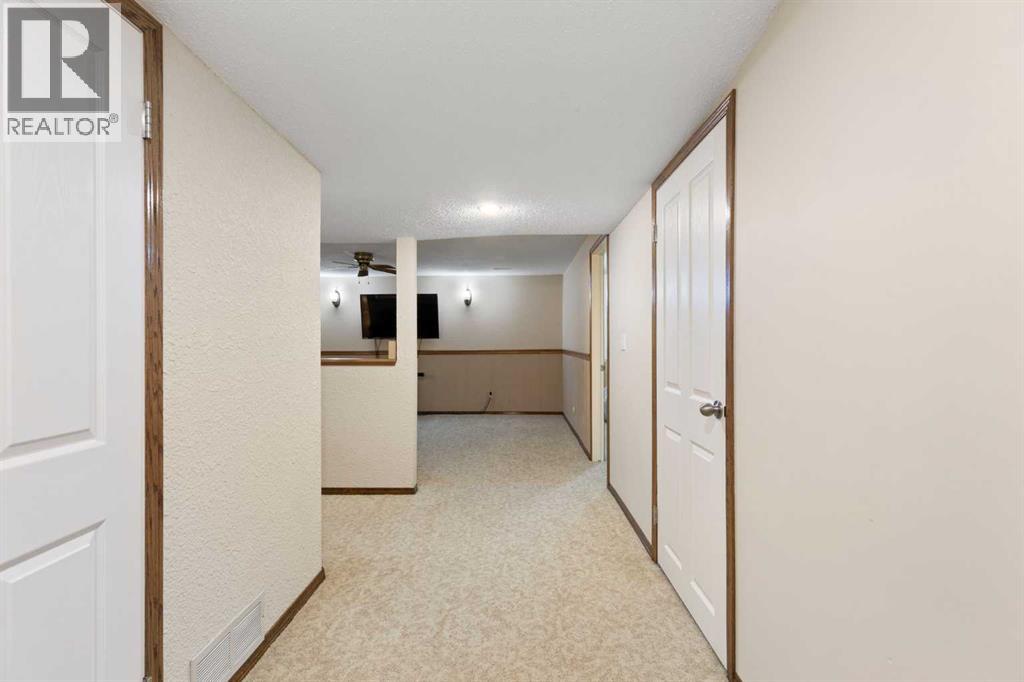 8419 Silver Springs Road NW, Calgary, Alberta  T3B 4A6 - Photo 25 - A2338586