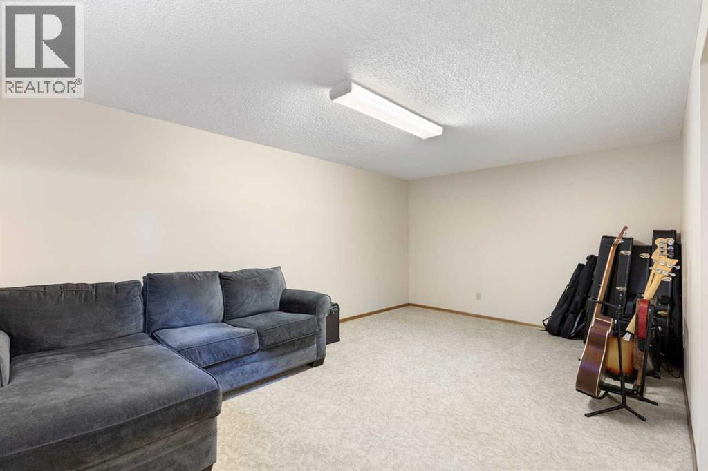 8419 Silver Springs Road NW, Calgary, Alberta  T3B 4A6 - Photo 34 - A2338586