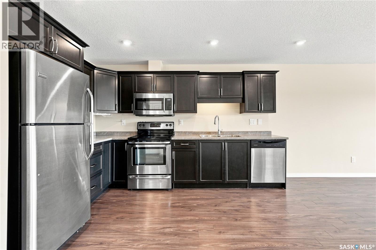 229 915 Kristjanson Road, Saskatoon, Saskatchewan  S7S 0B1 - Photo 9 - SK046225