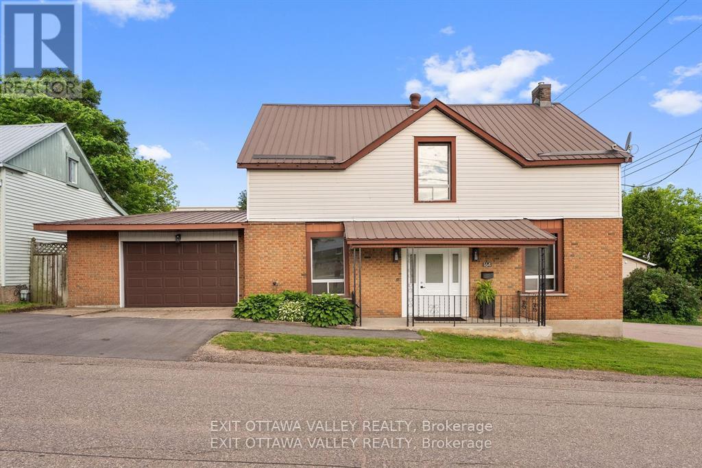 164 Maple Avenue, Pembroke, Ontario