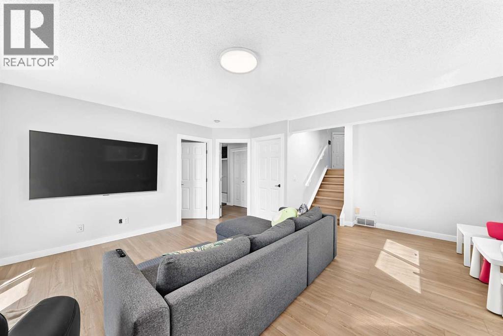 315 Appleglen Place SE, Calgary, Alberta  T2A 7V9 - Photo 20 - A2337783