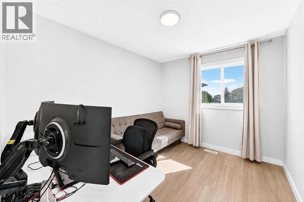 315 Appleglen Place SE, Calgary, Alberta  T2A 7V9 - Photo 13 - A2337783