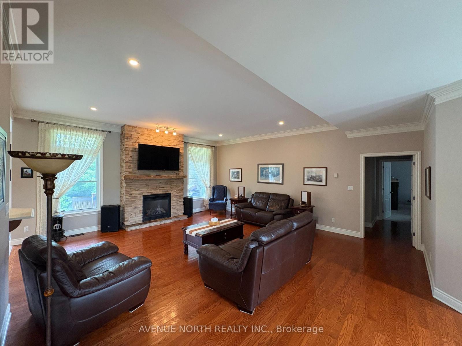 6746 Waterside Court, Ottawa, Ontario  K4P 1P8 - Photo 2 - X13698340