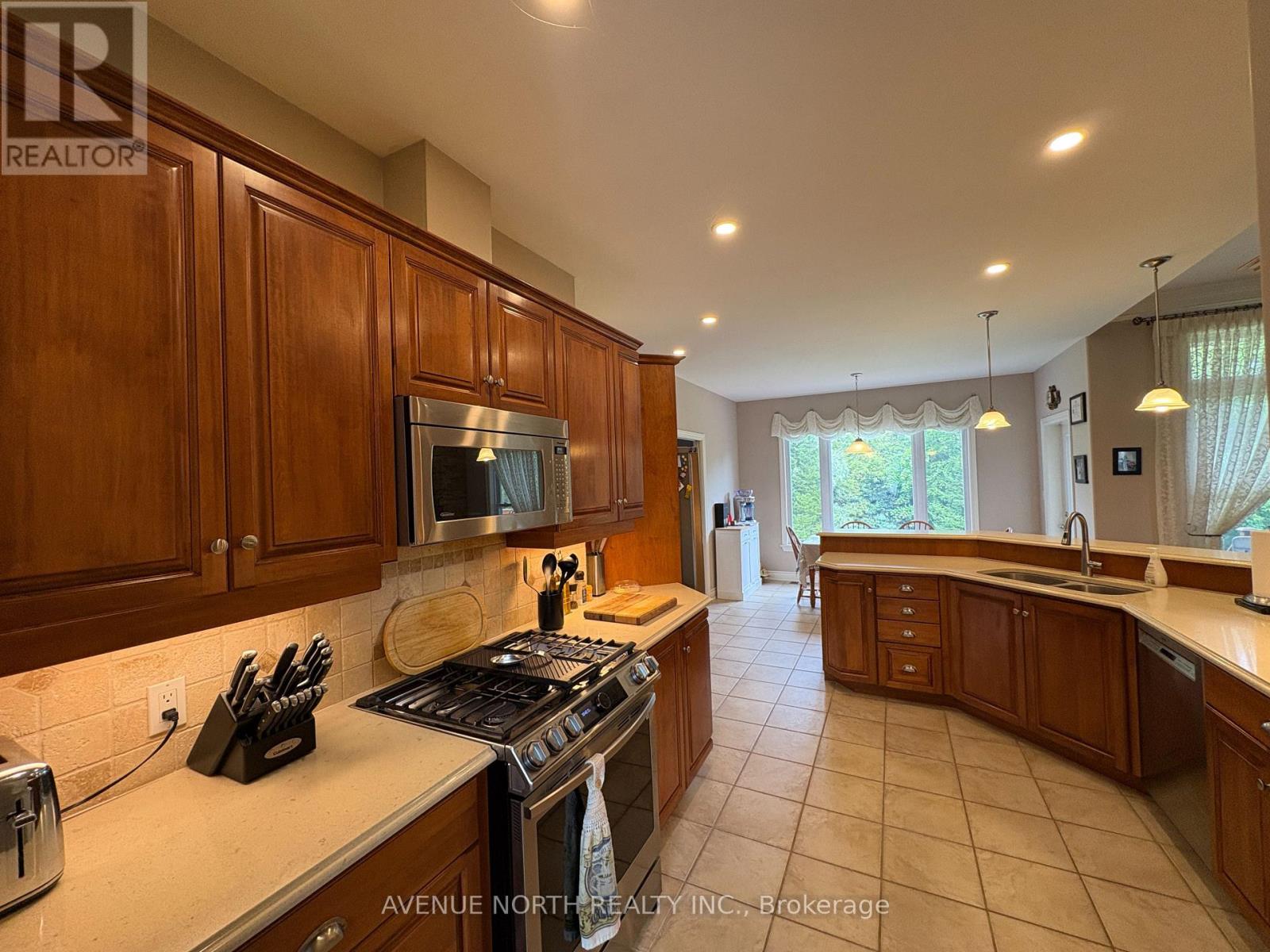 6746 Waterside Court, Ottawa, Ontario  K4P 1P8 - Photo 5 - X13698340