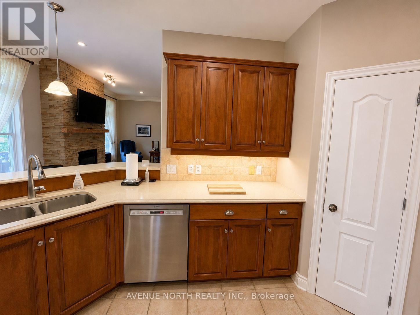 6746 Waterside Court, Ottawa, Ontario  K4P 1P8 - Photo 7 - X13698340