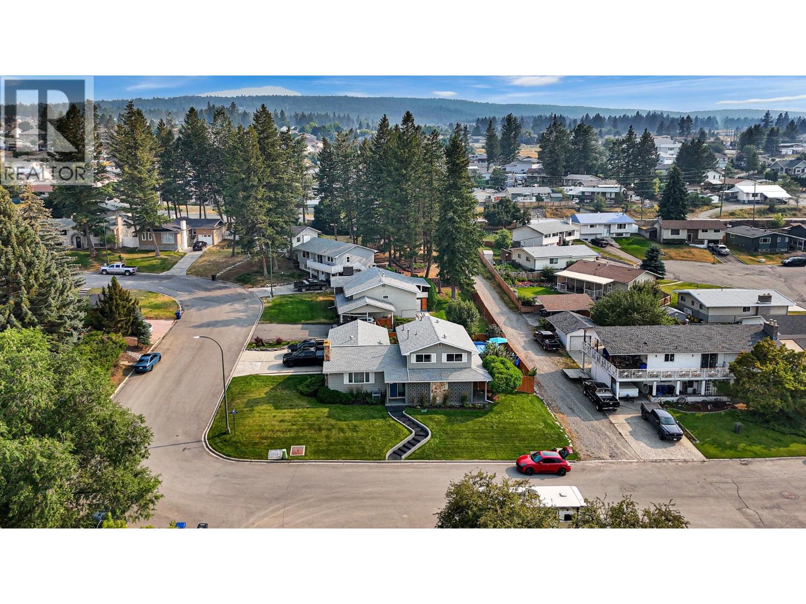 701 17th Avenue S, Cranbrook, British Columbia  V1C 3B6 - Photo 3 - 10398105