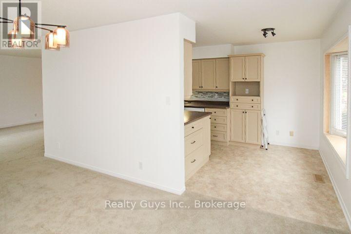 226 B - 1099 Clonsilla Avenue, Peterborough, Ontario  K9J 8L7 - Photo 12 - X13529162