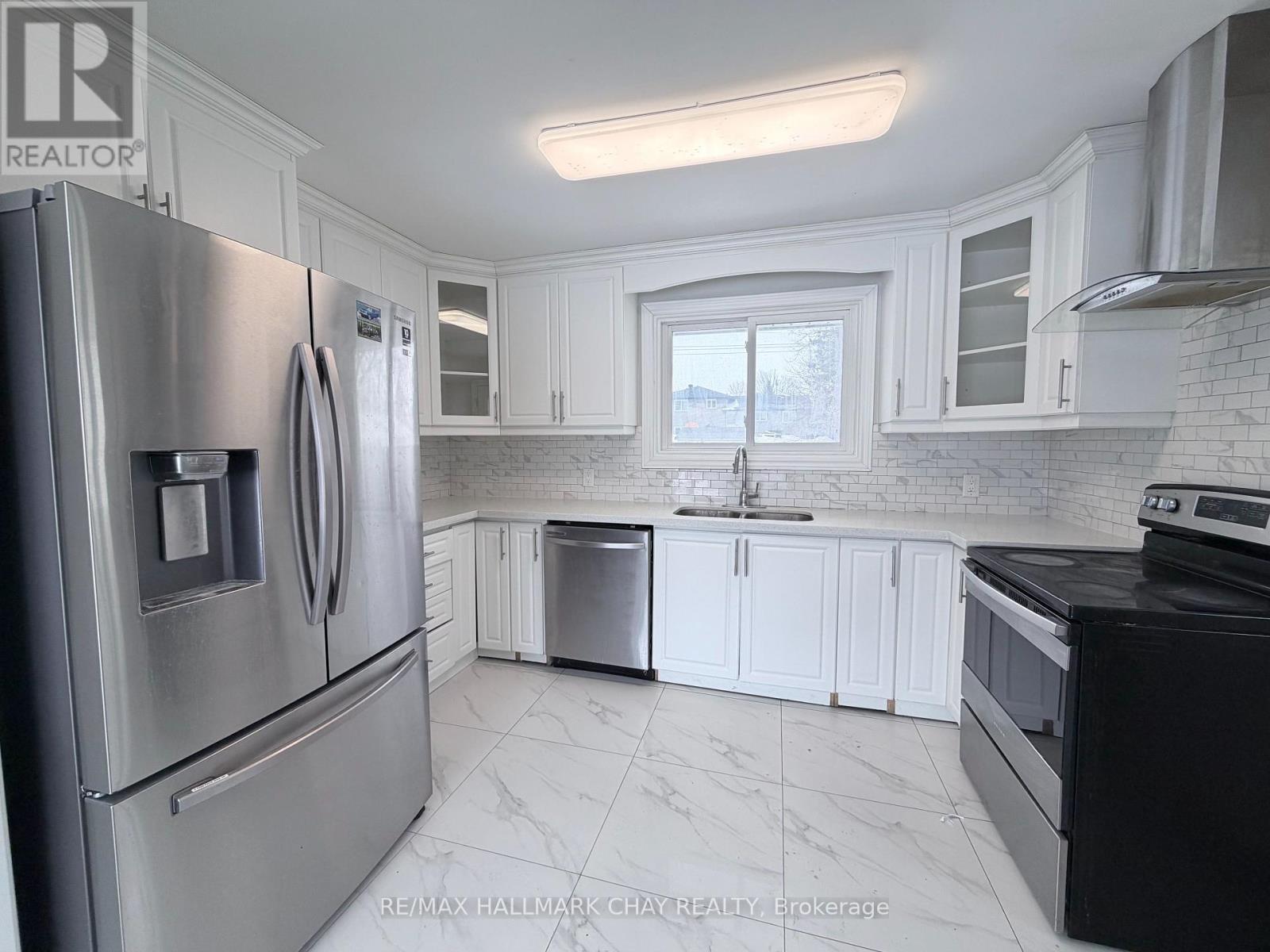 Main - 152 Rose Street, Barrie, Ontario  L4M 2T7 - Photo 4 - S13698370