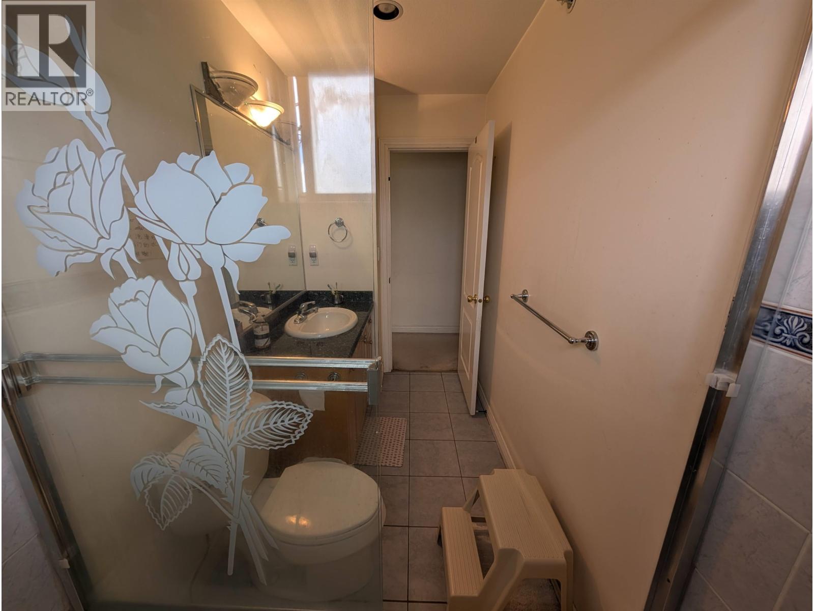 Rooms In Shared 4xxx Reid Street, Vancouver, British Columbia  V5R 3Y6 - Photo 7 - R3142791